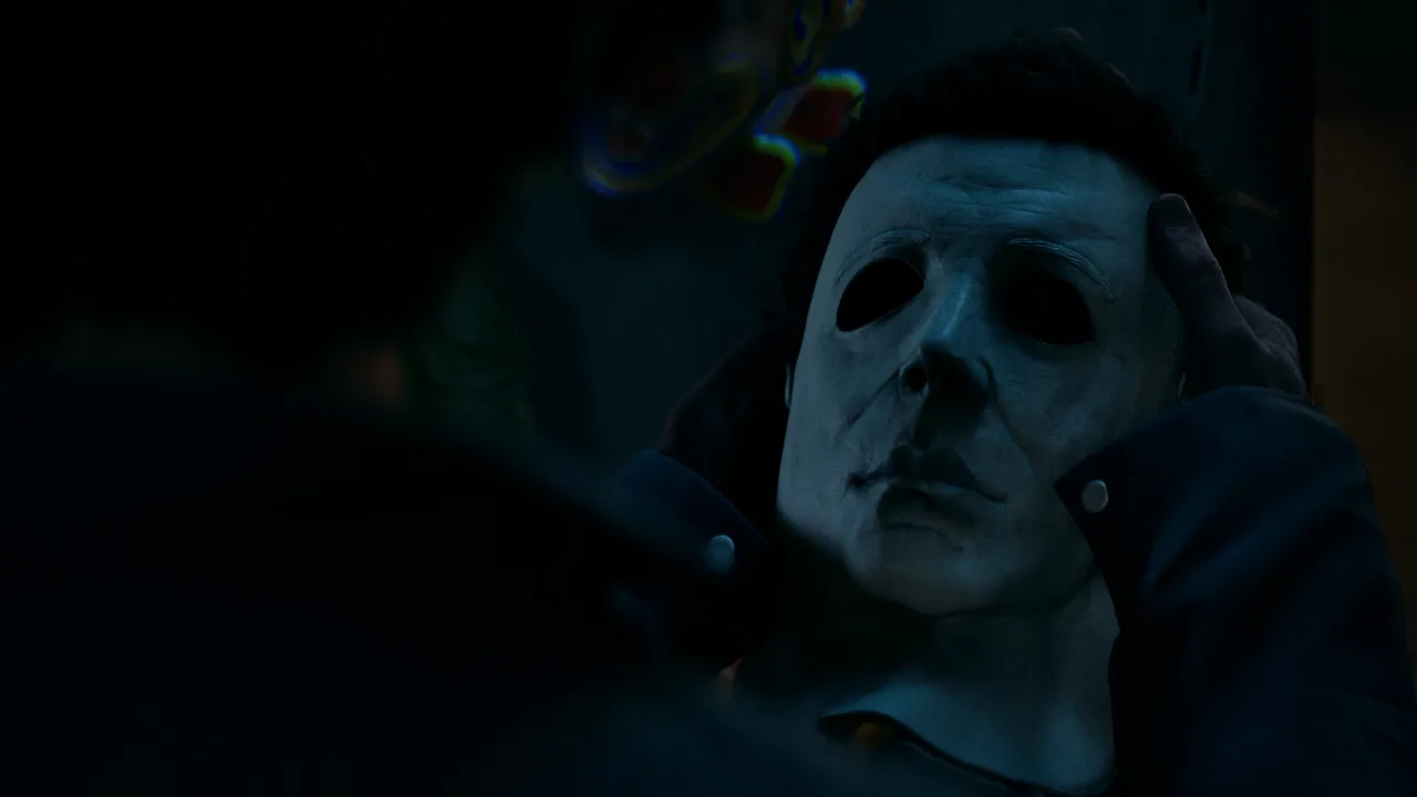 Close view of Michael Myers mask in Halloween: The Game